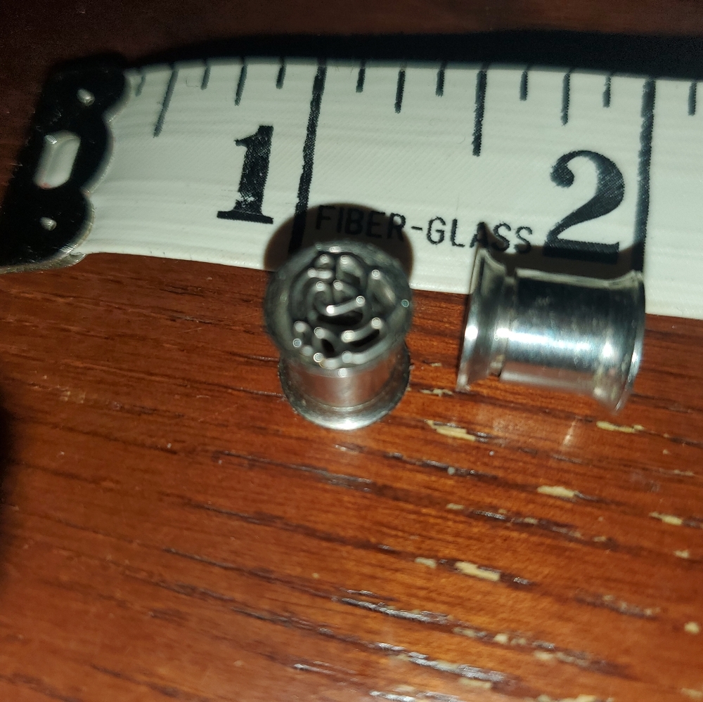 3/8" gauge flower 🌼  ear plugs